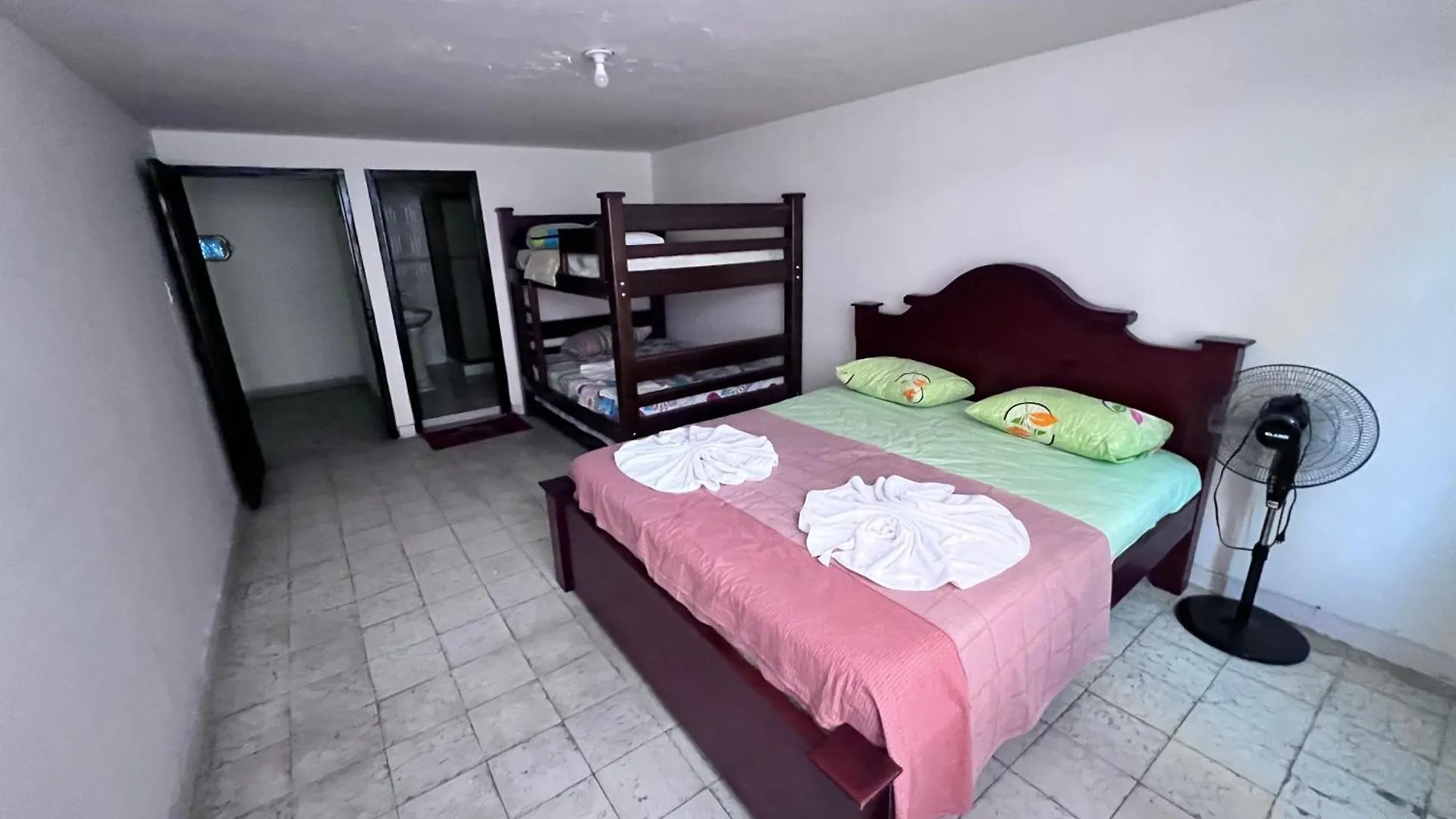 Zona Rosa Barrio Granada - Apartamento Grande Y Comodo - Cozy Large Apartment Near Tourist Attractions Cali