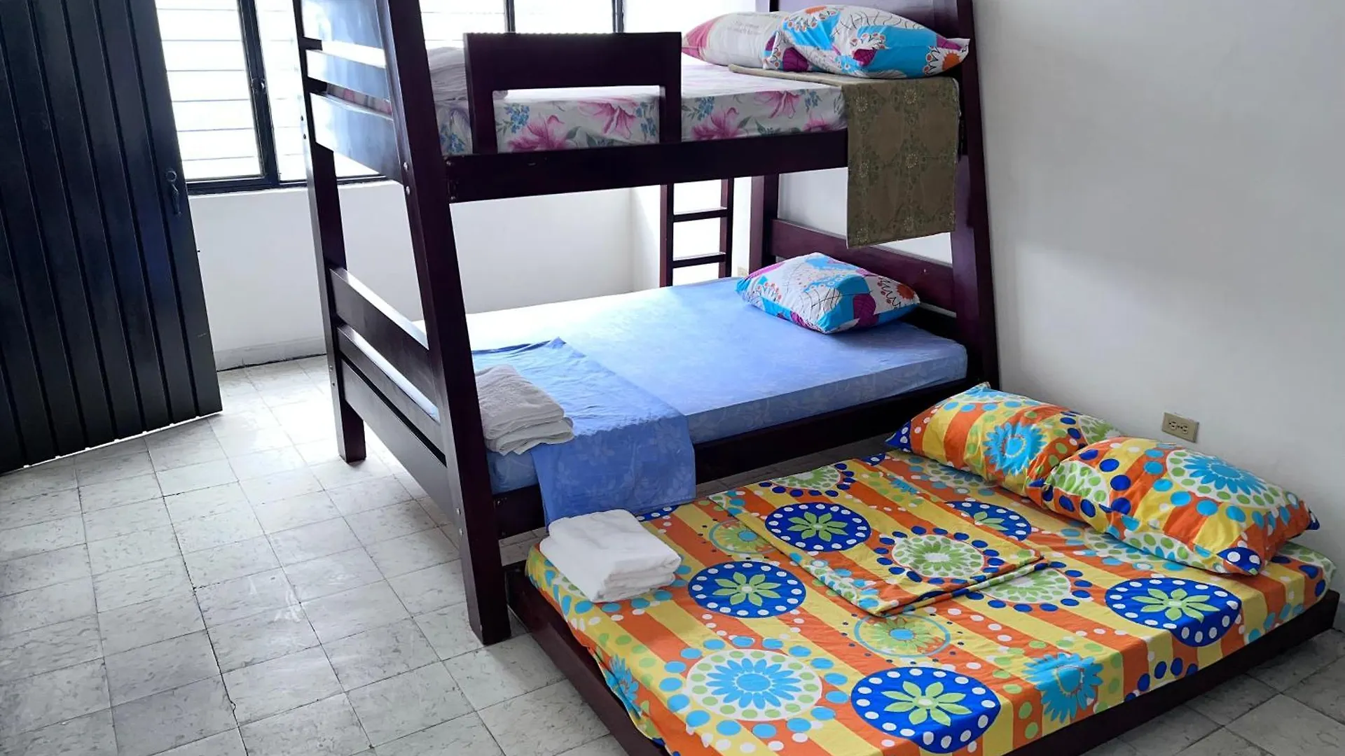 Zona Rosa Barrio Granada - Apartamento Grande Y Comodo - Cozy Large Apartment Near Tourist Attractions Cali Colombia