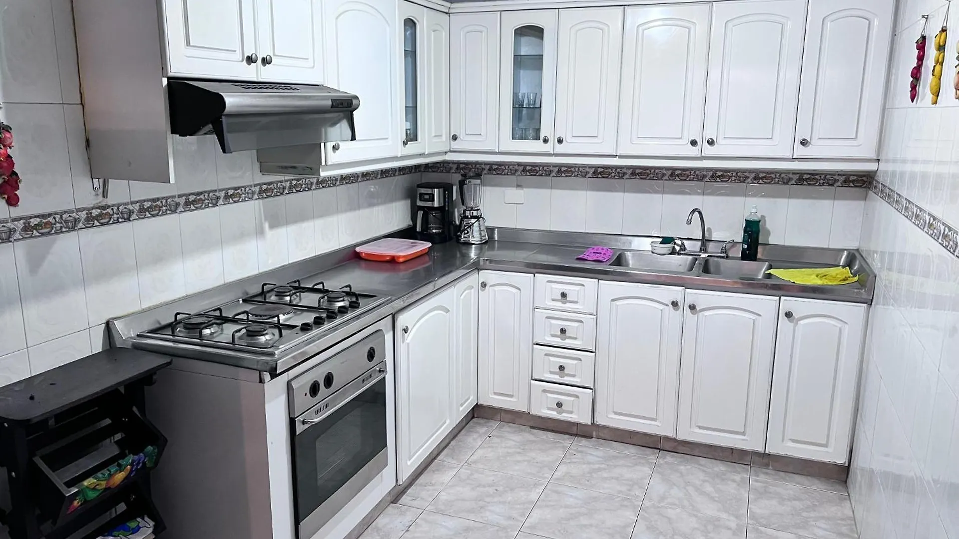 Zona Rosa Barrio Granada - Apartamento Grande Y Comodo - Cozy Large Apartment Near Tourist Attractions Cali 0*,  Colombia
