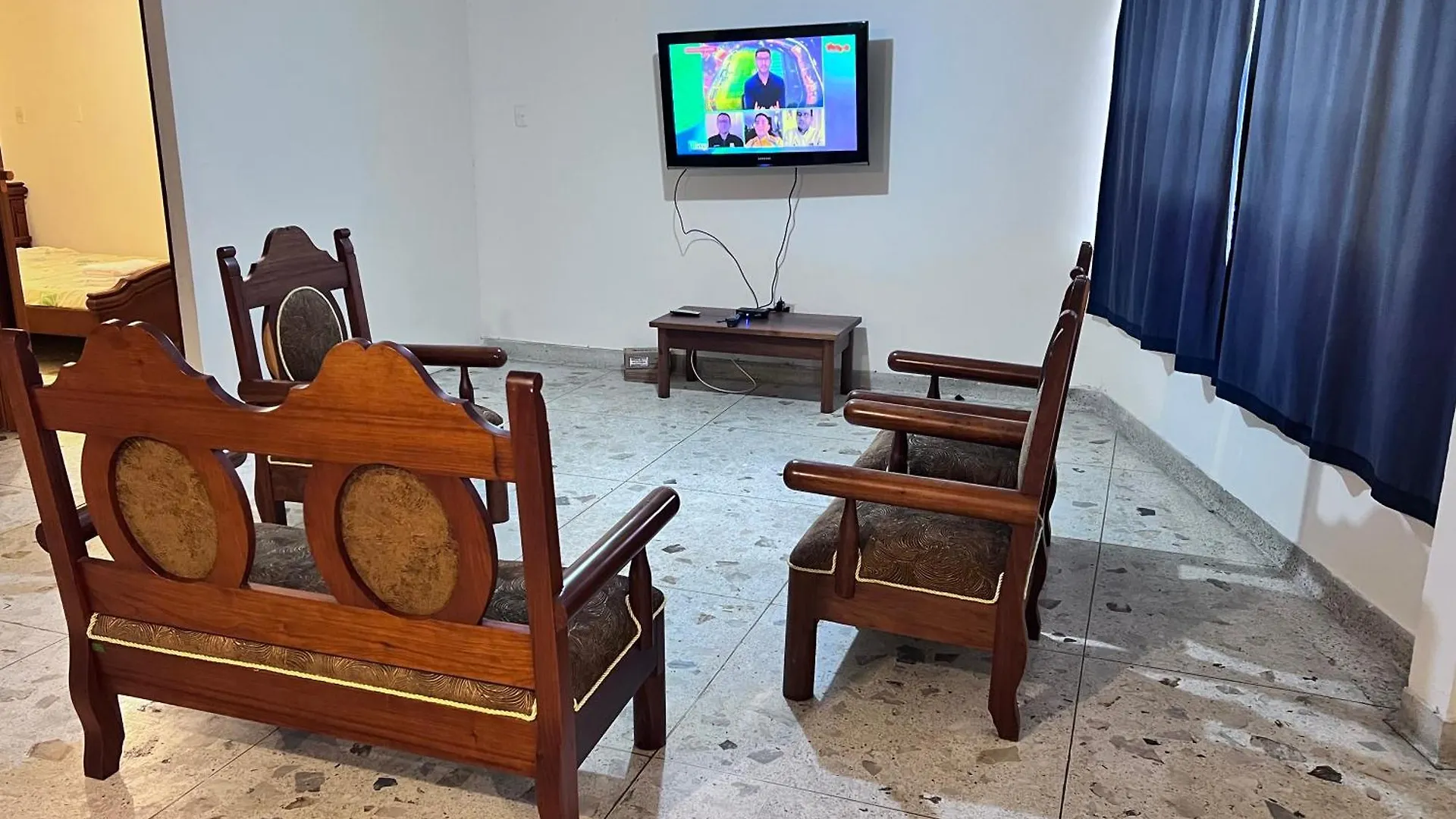 Zona Rosa Barrio Granada - Apartamento Grande Y Comodo - Cozy Large Apartment Near Tourist Attractions Cali